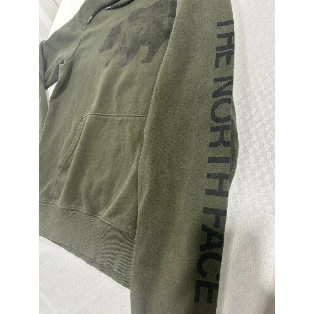 The North Face Mens Grizzly Bear Graphic Hoodie Olive Green Sleeve Logo Large